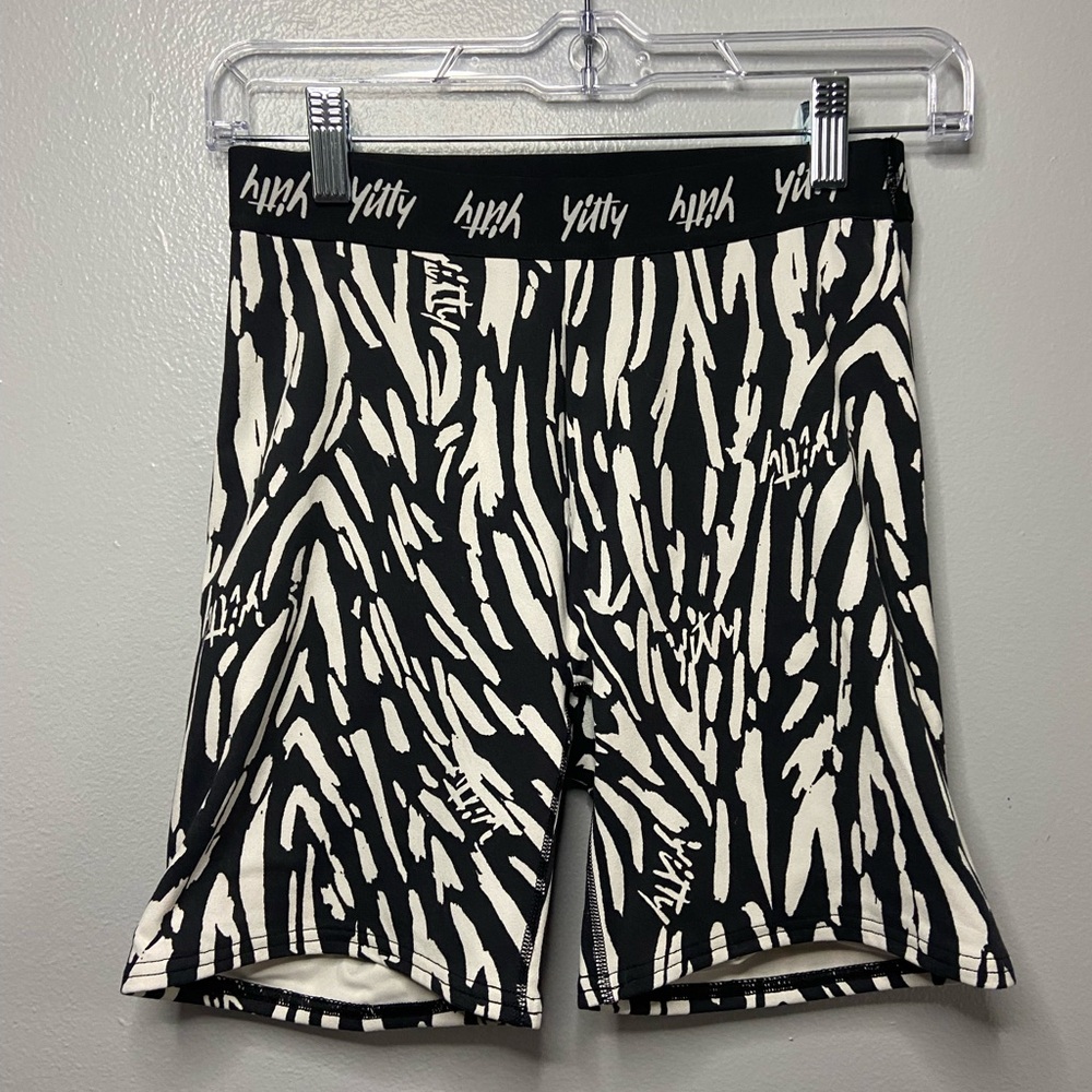 YITTY Black and‎ White Athletic Shorts